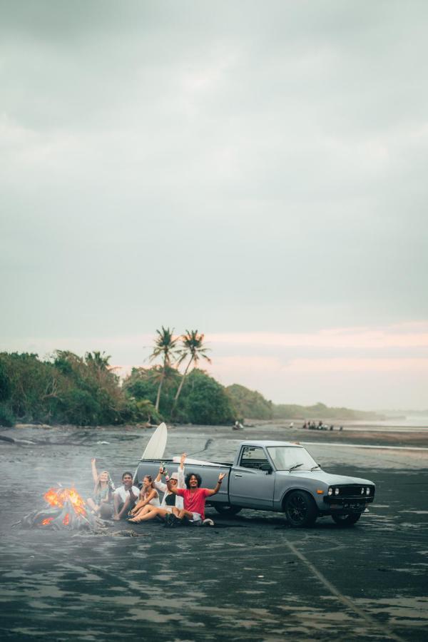 Seaside Tribe - Boutique Surf Stay & Retreat Tanah Lot Kültér fotó